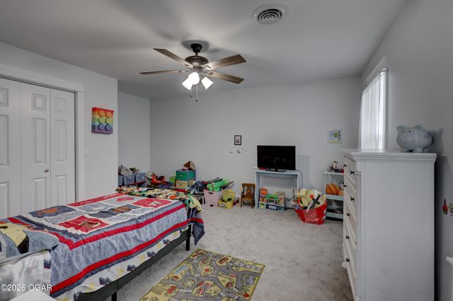 306 Lakeview Lane, Carl Junction, MO 64834