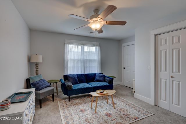 306 Lakeview Lane, Carl Junction, MO 64834