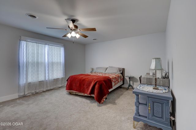 306 Lakeview Lane, Carl Junction, MO 64834