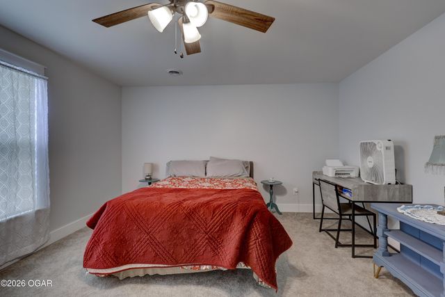 306 Lakeview Lane, Carl Junction, MO 64834