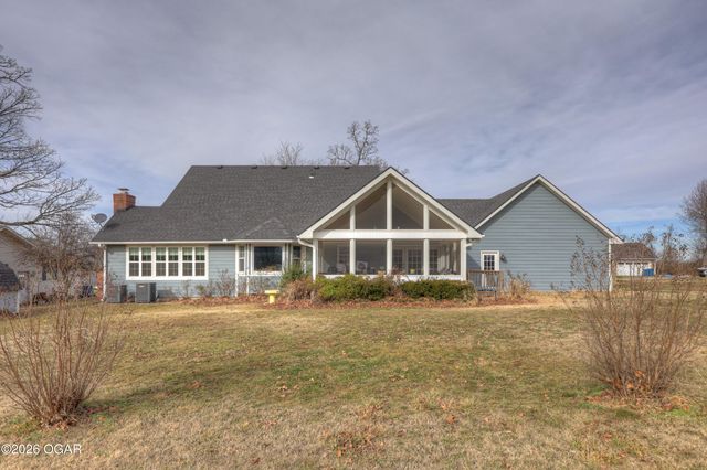 306 Lakeview Lane, Carl Junction, MO 64834