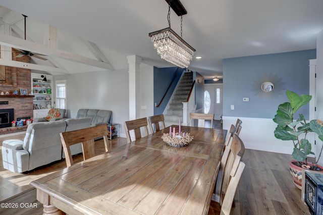 306 Lakeview Lane, Carl Junction, MO 64834