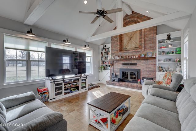 306 Lakeview Lane, Carl Junction, MO 64834