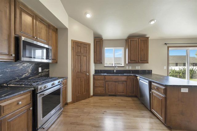2352 OAK RIDGE CIRCLE, De Pere, WI 54115