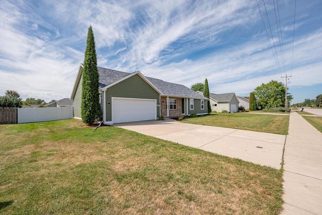 2352 OAK RIDGE CIRCLE, De Pere, WI 54115