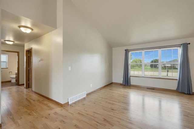 2352 OAK RIDGE CIRCLE, De Pere, WI 54115