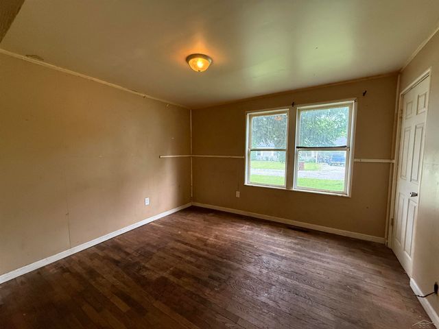 123 N Clark Street, Chesaning, MI 48616