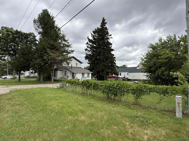 123 N Clark Street, Chesaning, MI 48616