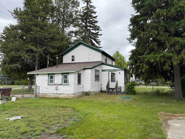 123 N Clark Street, Chesaning, MI 48616