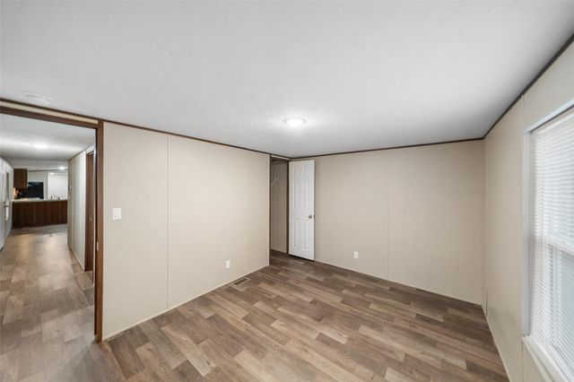 303 W Lone Oak Road, Onalaska, TX 77360