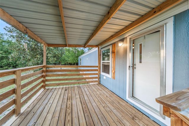 303 W Lone Oak Road, Onalaska, TX 77360