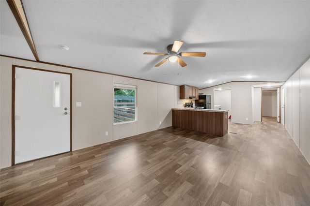 303 W Lone Oak Road, Onalaska, TX 77360