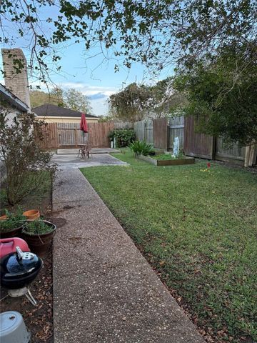 2902 Arrowhead Drive, Sugar Land, TX 77479