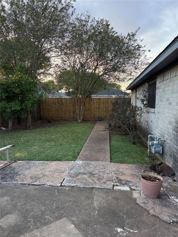 2902 Arrowhead Drive, Sugar Land, TX 77479