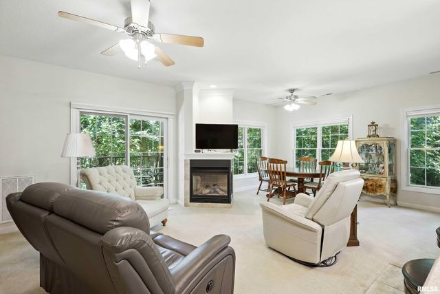 1227 E KIMBERLY Road, Bettendorf, IA 52722