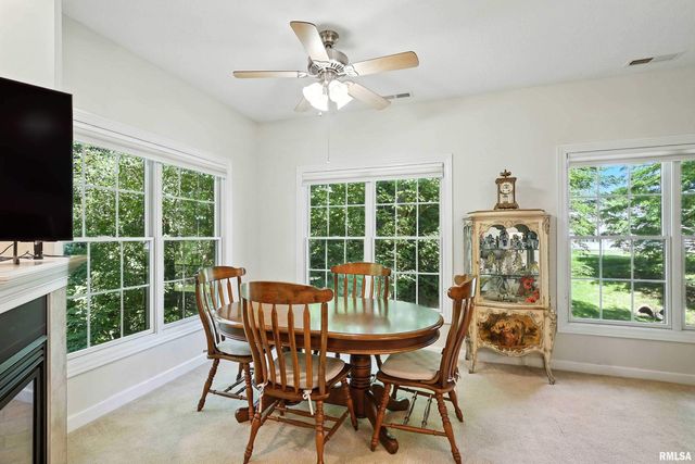 1227 E KIMBERLY Road, Bettendorf, IA 52722