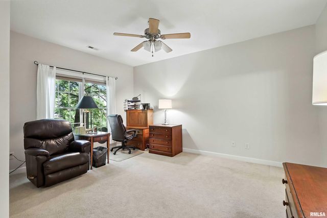 1227 E KIMBERLY Road, Bettendorf, IA 52722