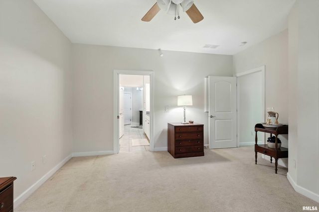 1227 E KIMBERLY Road, Bettendorf, IA 52722