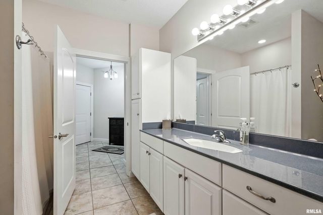 1227 E KIMBERLY Road, Bettendorf, IA 52722