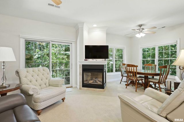 1227 E KIMBERLY Road, Bettendorf, IA 52722