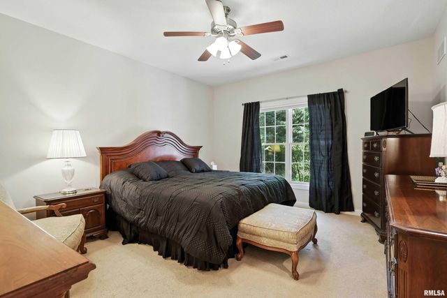 1227 E KIMBERLY Road, Bettendorf, IA 52722