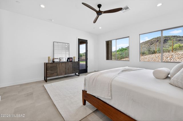 4940 W Dove Nest Place, Marana, AZ 85658