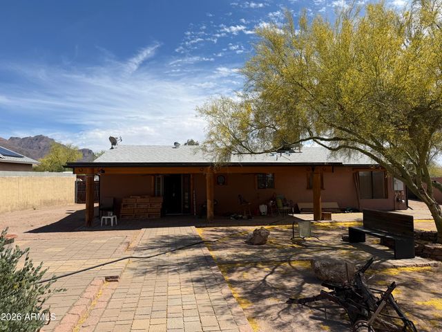 5724 E El Camino Quinto Avenue, Apache Junction, AZ 85119