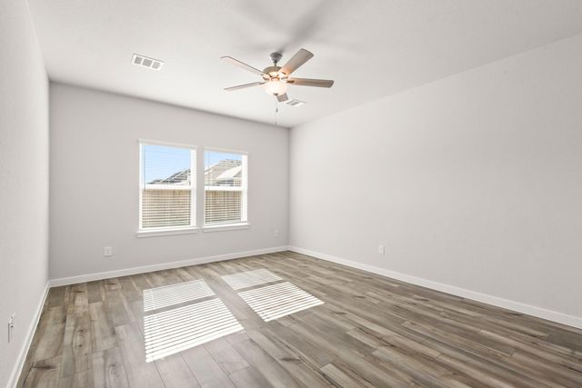 11019 Youngquist Drive, Mont Belvieu, TX 77535