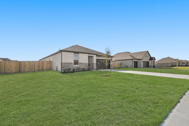 11019 Youngquist Drive, Mont Belvieu, TX 77535