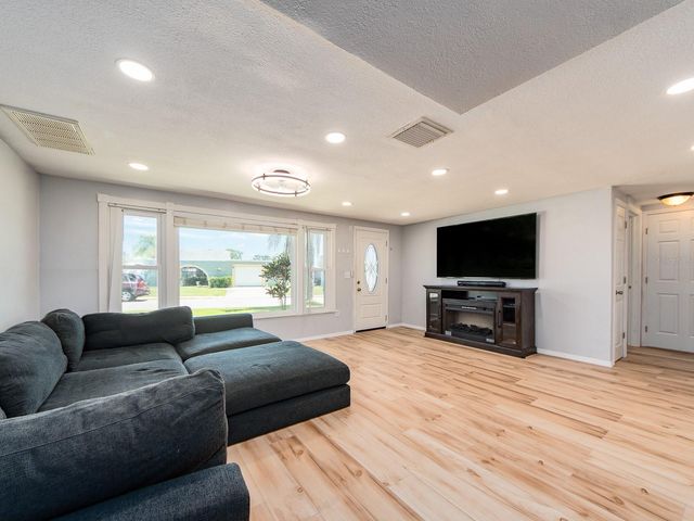 3645 OVERLAND, Holiday, FL 34691