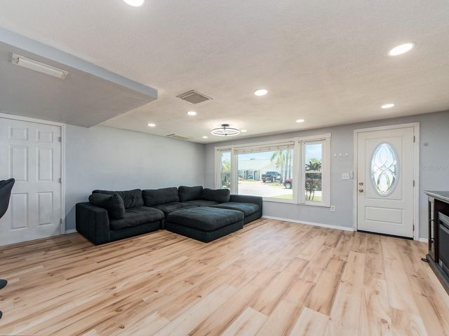 3645 OVERLAND, Holiday, FL 34691