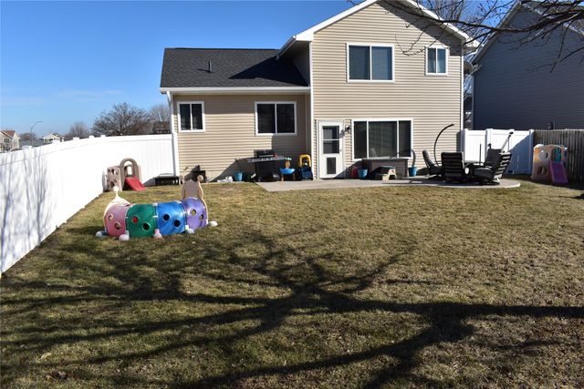 1304 9th Avenue Place SE, Altoona, IA 50009