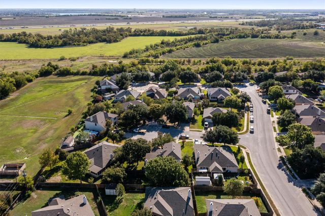 902 Lavender CV, Pflugerville, TX 78660