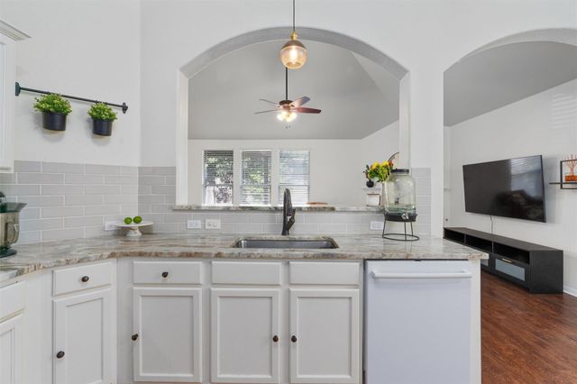 902 Lavender CV, Pflugerville, TX 78660