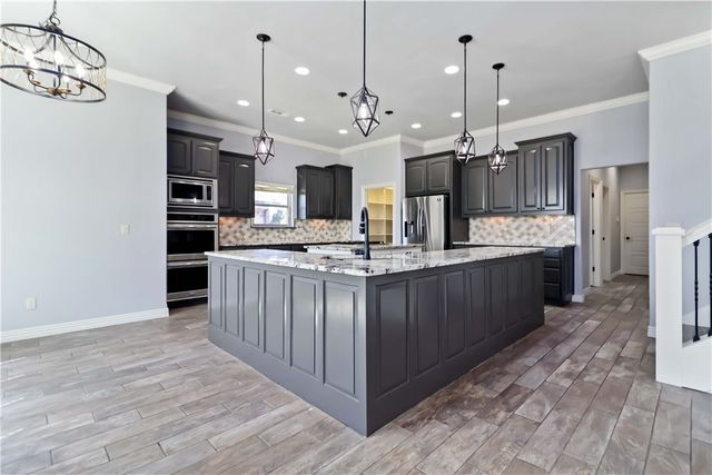 775 Via Lucca Avenue, Tontitown, AR 72762