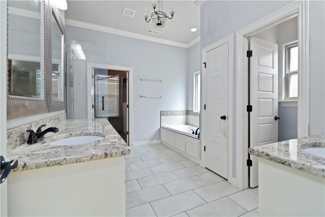 775 Via Lucca Avenue, Tontitown, AR 72762