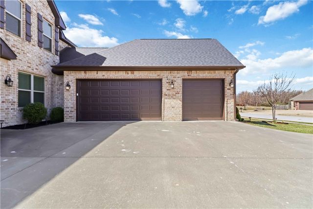 775 Via Lucca Avenue, Tontitown, AR 72762