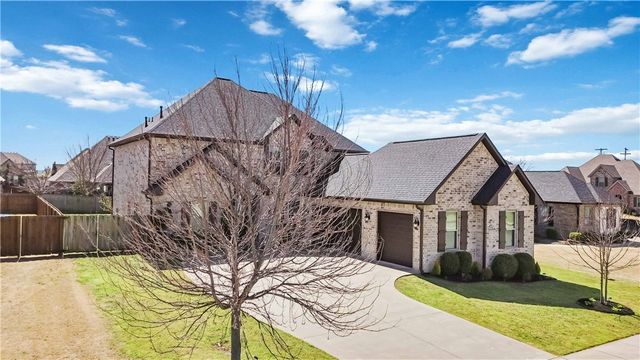 775 Via Lucca Avenue, Tontitown, AR 72762
