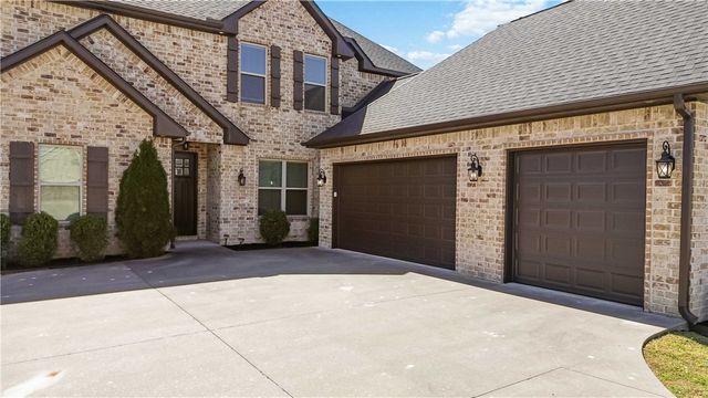 775 Via Lucca Avenue, Tontitown, AR 72762