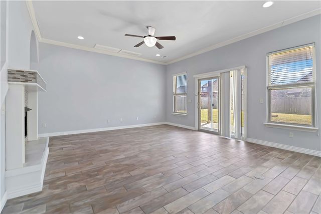 775 Via Lucca Avenue, Tontitown, AR 72762