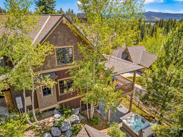 14 Golden Bench Court, Donnelly, ID 83615 property photo