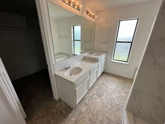 1216 Princeton Place, Euless, TX 76040