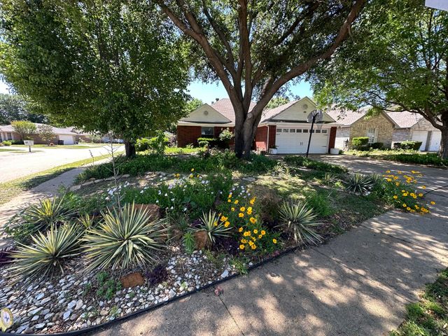 1216 Princeton Place, Euless, TX 76040