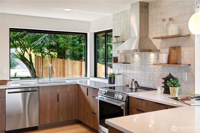 4114 48th Avenue S, Seattle, WA 98118