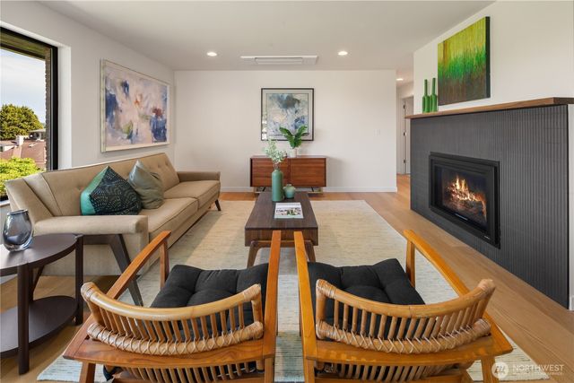 4114 48th Avenue S, Seattle, WA 98118