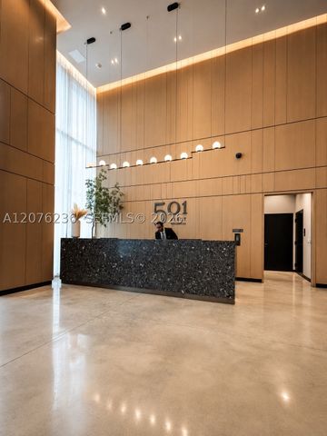 121 NE 5th St 3712, Miami, FL 33132