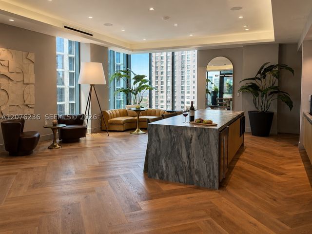 121 NE 5th St 3712, Miami, FL 33132