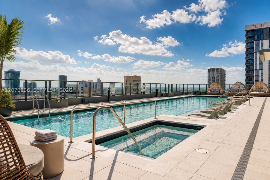 121 NE 5th St 3712, Miami, FL 33132