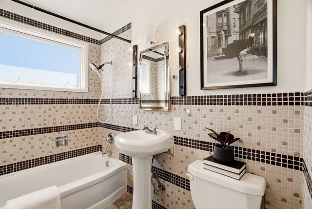 822 E GARLAND Ave, Spokane, WA 99207