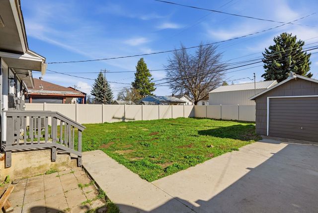 822 E GARLAND Ave, Spokane, WA 99207